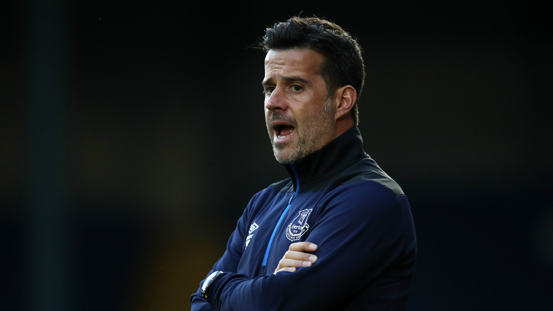 队中的各个 队中的各个